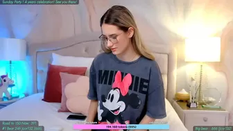 anniekarrera1 Webmodel - jerks off and fucks her holes