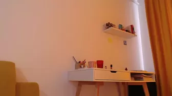 amy_4u Busty bitch posing naked