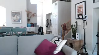 veronicaomg Busty young lady rides sex toy