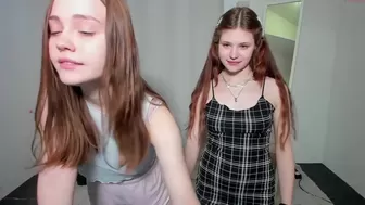 k_a_r_o_l_i_n_a chaturbate Busty brunette - stripped with girlfriend in french
