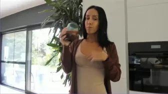 miiiawallace chaturbate Alluring woman shows vulgar essence