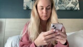leannequeen113 chaturbate Flexible chick heartily exercises its holes