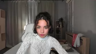 ella_flare chaturbate  slender model pulls pussy