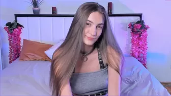 elsiehampton chaturbate Luxury chick chatting in free chat