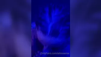 Ali Rose aka Ali-rose aka aliroseroe onlyfans dick shows off her shaved cunt