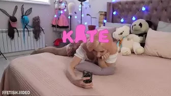 Kate Kuray aka onlykatekuray onlyfans gorgeous blonde gently masturbates cunt