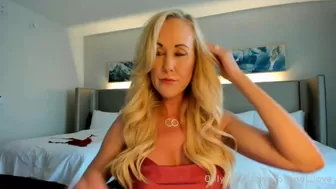 Brandi Love aka brandi_love onlyfans impressive slut fucks herself with sex toy