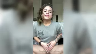 Bella aka bansheebel onlyfans gorgeous way demonstrates big tits