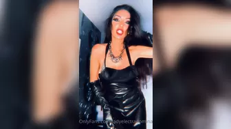 Ladyelectradominatrix onlyfans crazy woman fucks pussy with phallus