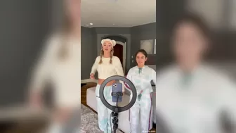Heidi Grey aka heidigreytv onlyfans petite babe gently masturbates cunt