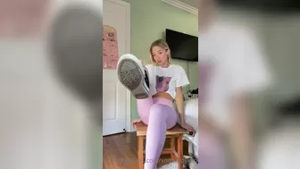 Goddess Kaylee aka xomaddykxo onlyfans age babe teases beautiful tits