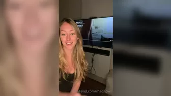 Madison Winter aka MadiTown onlyfans gorgeous chick having fun with phallus
