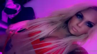 Jesse Jane aka jessejanex onlyfans bitch in stockings squeezes vagina