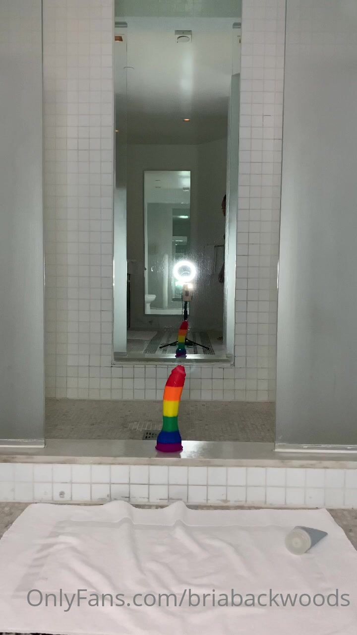 Watch Bria Backwoods aka briabackwoods onlyfans fucks herself in pussy