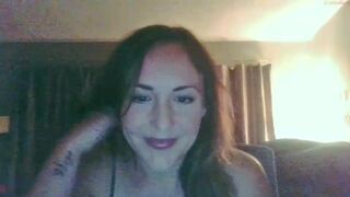 tit_tok chaturbate mature confused jerks off shaggy pussy