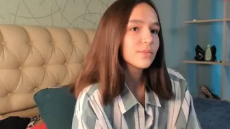 catherineandrea chaturbate amazing babe jerking her shaved cunt