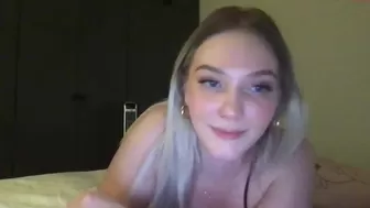 bluejeanbaby___ chaturbate crazy thing sucks dick