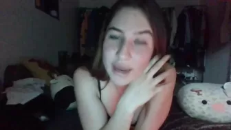 justmeandmypeach chaturbate naughty babe excites with her body