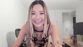 classyceline chaturbate cute babe exposes big tits