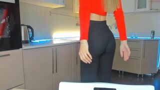holly_cook chaturbate gorgeous young lady jerks both holes